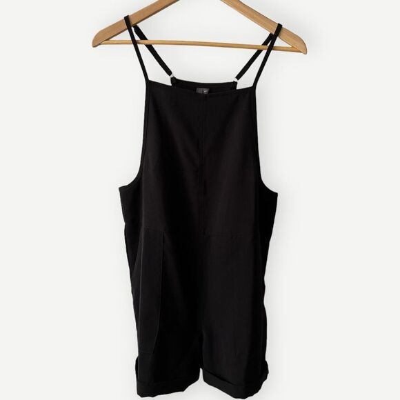 Pants - Orb Life Sleeveless Black Shortie Shorts Jumpsuit Romper. Medium. NEW.